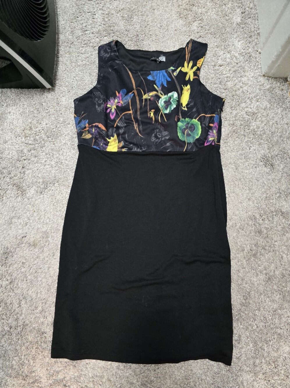 Smashed Lemon Women's Size XL Black Fitted Tea Dress W/ Floral Accents!